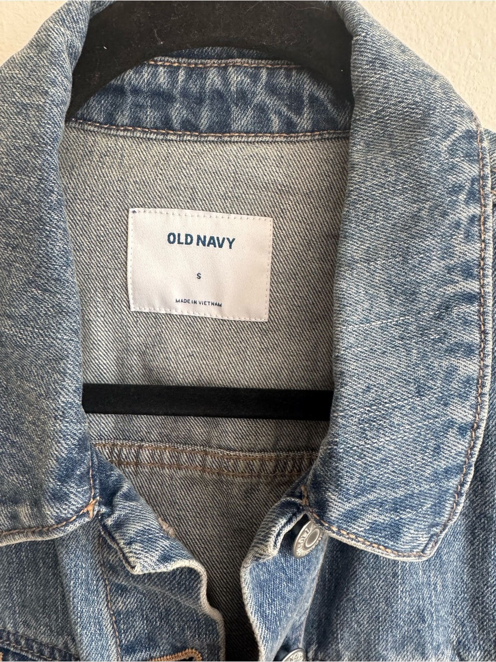 Old Navy Cropped Denim Jacket Medium Wash Button Front Small NWT - Picture 5 of 8